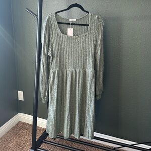 NWT - Amazon green Midi/Knee Length Scoop Neck Dress